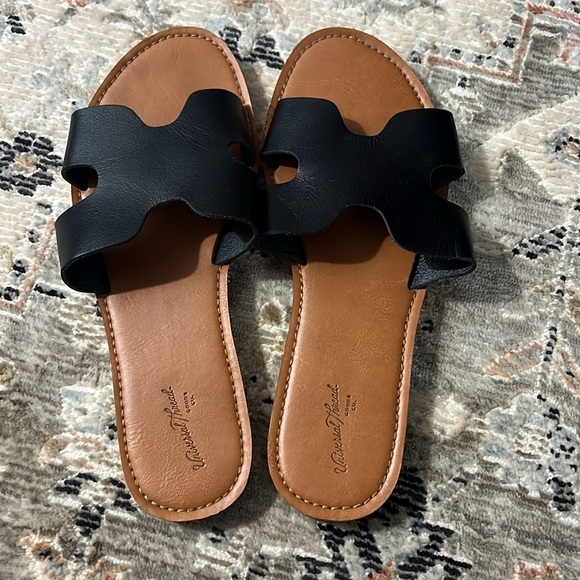 Universal thread sandals. - Picture 2 of 3
